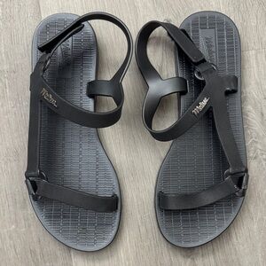 Melissa Black Men’s T-Strap Sandals